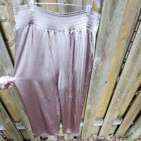 *NWT* Simply Vera Wang Wide Leg satin trousers - Picture 9 of 15